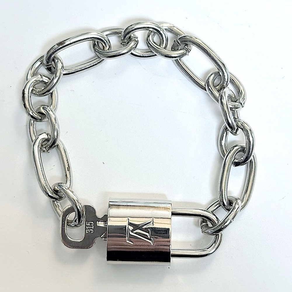 Silver Authentic Louis Vuitton Padlock and Key, Bracelet comes complementary - Picture 3 of 9